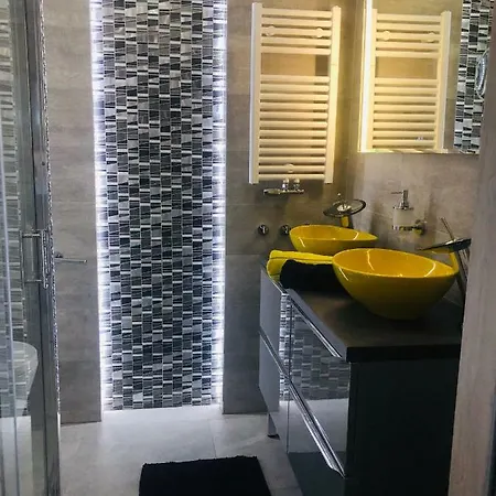 Elegance Yellow