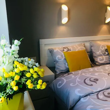 Apartment Elegance Yellow