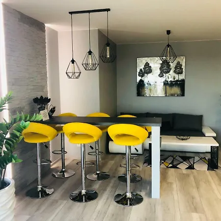 Elegance Yellow ريفال